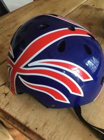 halfords mongoose helmet